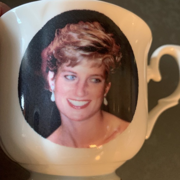 PRINCESS DIANA, Tea cup and Saucer, To commemorate the life of Diana. 1961-1997. - Picture 2 of 9